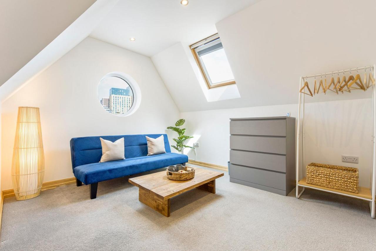Spacious, Newly Renovated, Three Bedroom Town Centre Duplex Apartment With Free Parking, Sleeps Seven - Walking Distance To Beach Bournemouth Eksteriør bilde