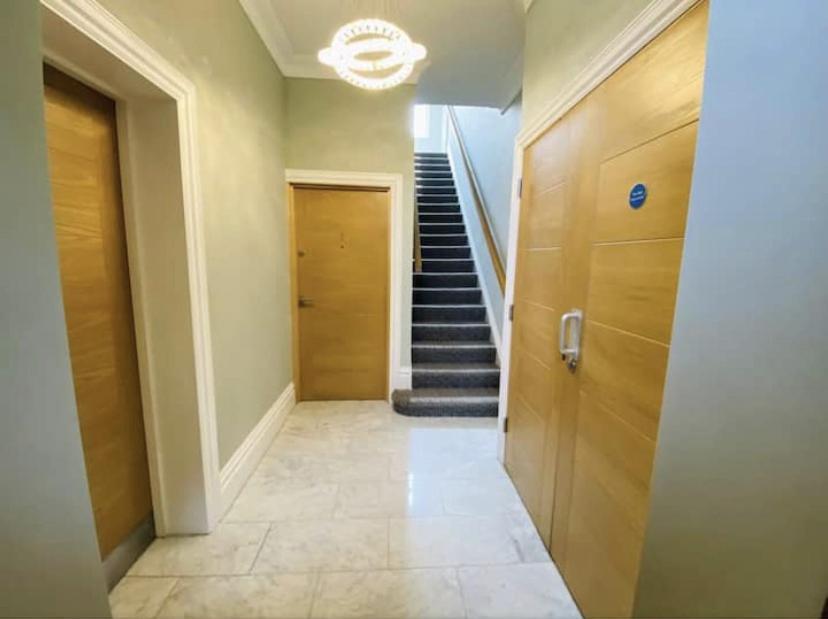 Spacious, Newly Renovated, Three Bedroom Town Centre Duplex Apartment With Free Parking, Sleeps Seven - Walking Distance To Beach Bournemouth Eksteriør bilde