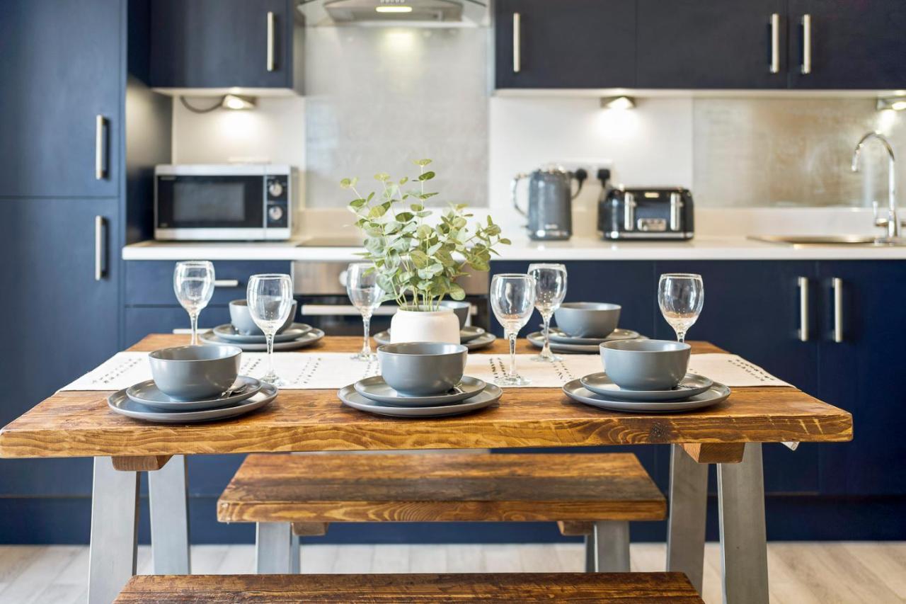 Spacious, Newly Renovated, Three Bedroom Town Centre Duplex Apartment With Free Parking, Sleeps Seven - Walking Distance To Beach Bournemouth Eksteriør bilde